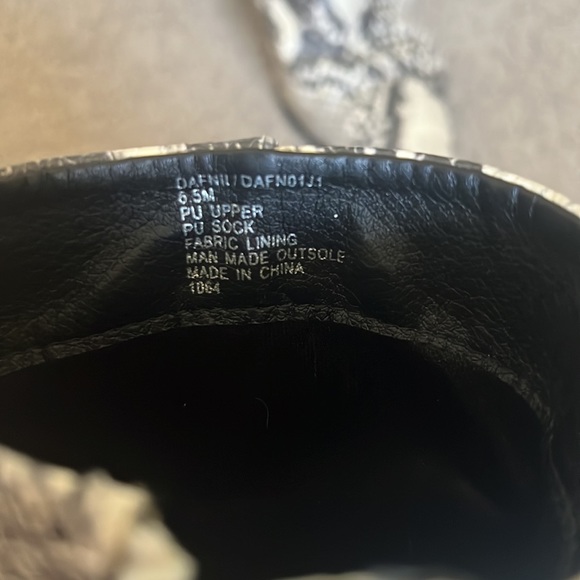 Madden girl Dafnii Snake Skin Booties - Picture 2 of 4